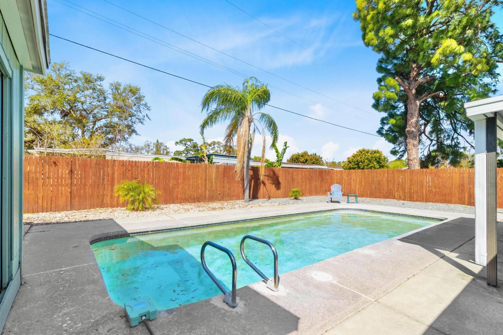 Villa Relaxing Pool For Family Getaway Close To Zoo, Busch Gardens, Restaurants And Shopping! Tampa