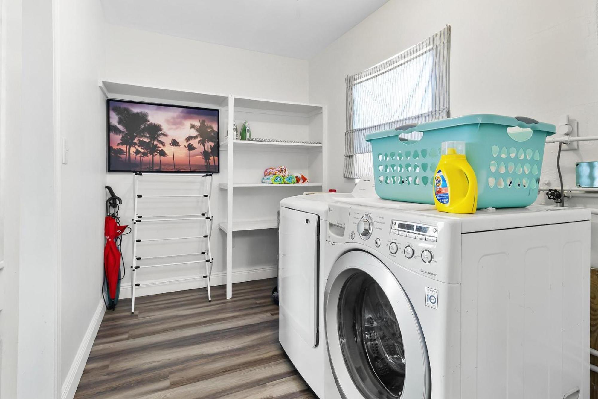 Relaxing Pool For Family Getaway Close To Zoo, Busch Gardens, Restaurants And Shopping! Villa