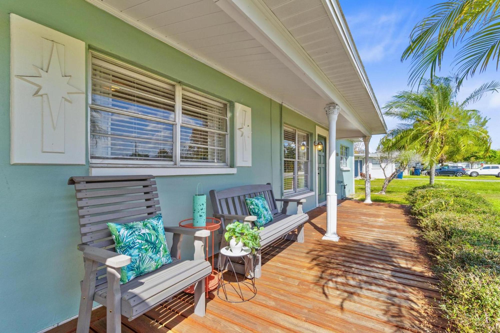 Relaxing Pool For Family Getaway Close To Zoo, Busch Gardens, Restaurants And Shopping! Villa