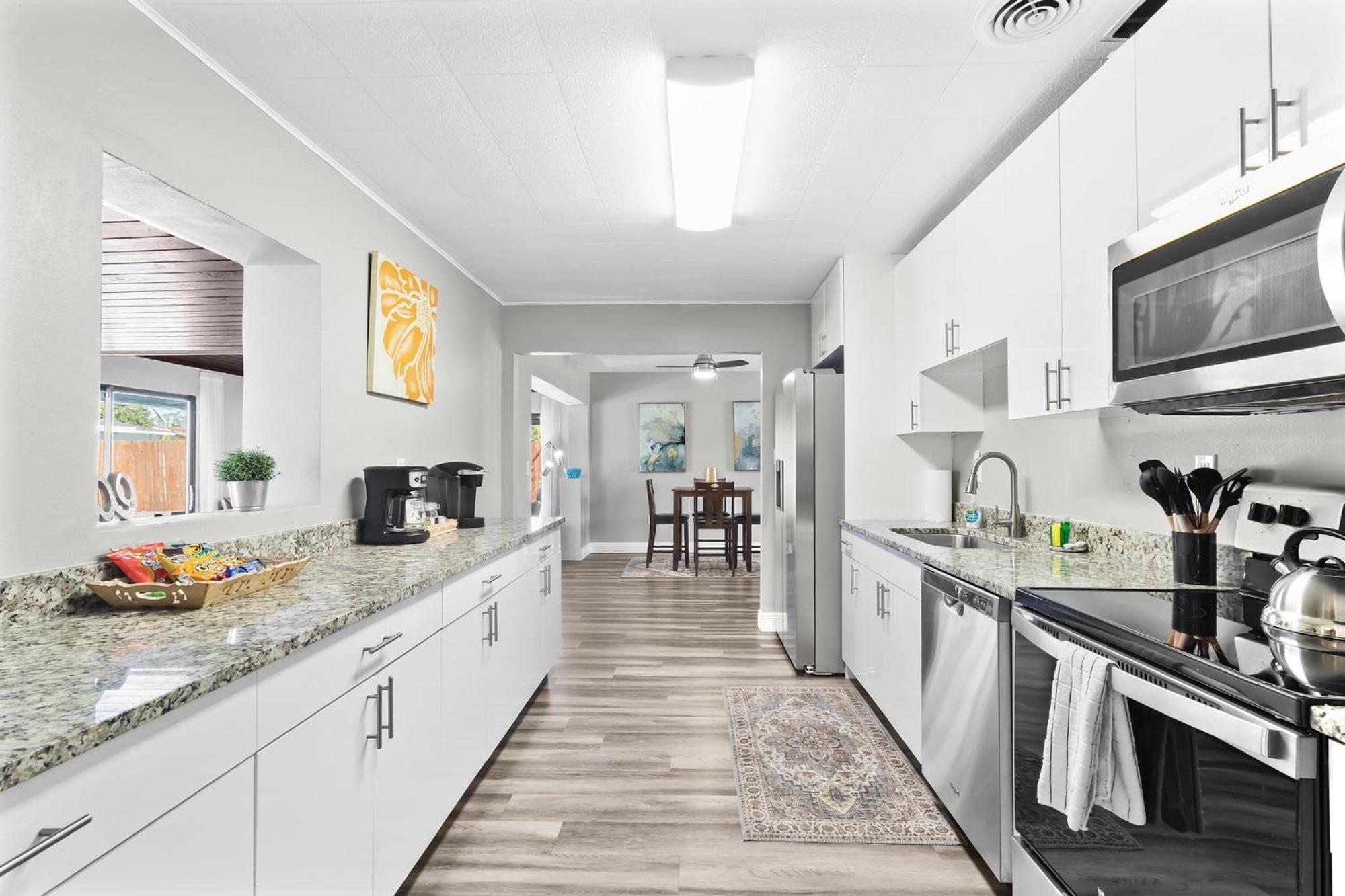 Relaxing Pool For Family Getaway Close To Zoo, Busch Gardens, Restaurants And Shopping! Villa Tampa