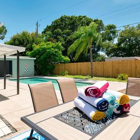 Relaxing Pool Home For Family Getaway Close To Tampa Zoo, Busch Gardens, Restaurants And Shopping! Exterior photo