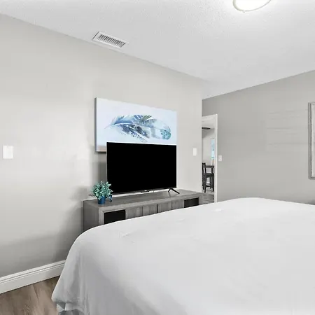 Relaxing Pool Home For Family Getaway Close To Tampa Zoo, Busch Gardens, Restaurants And Shopping! Exterior photo