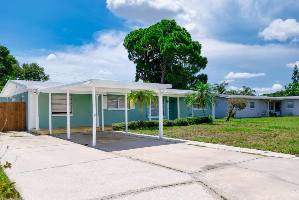 Relaxing Pool For Family Getaway Close To Zoo, Busch Gardens, Restaurants And Shopping! Villa *